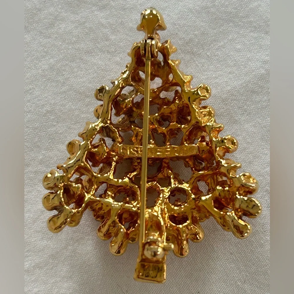 Elegant Gold Christmas Tree Brooch with‎ Multicolor Accents